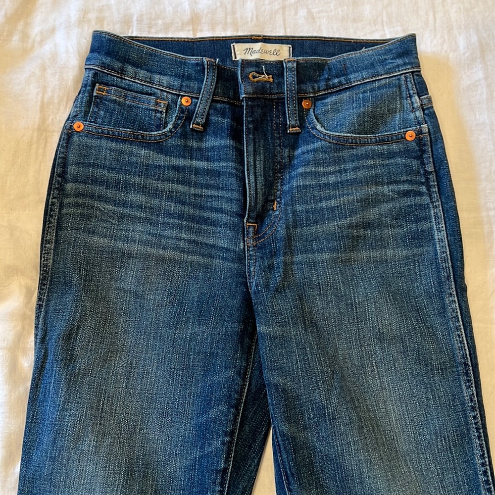 MadeWell 10inch Highrise skinny with unique hem.